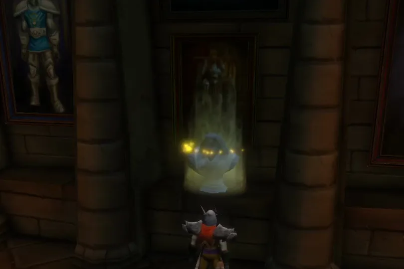 Le buste du guerrier illuminé après son écho, dans la galerie de la Bibliothèque.